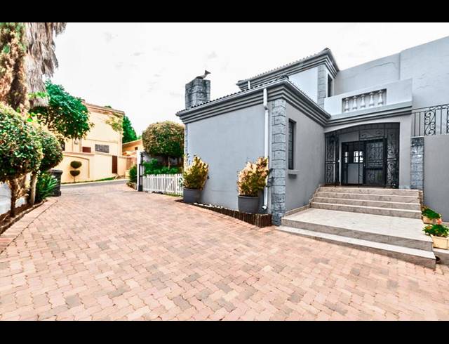 4 BEDROOM HOUSE FOR SALE IN FOURWAYS